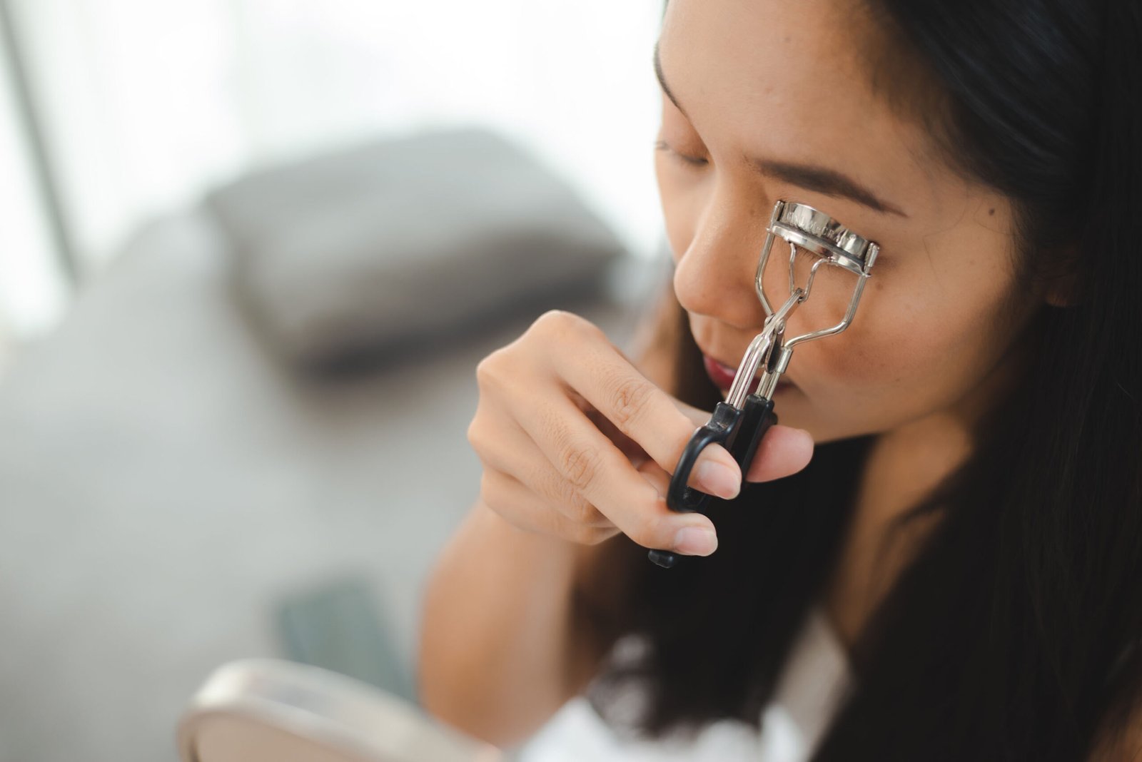 Understanding the Role of Eyelash Curlers
